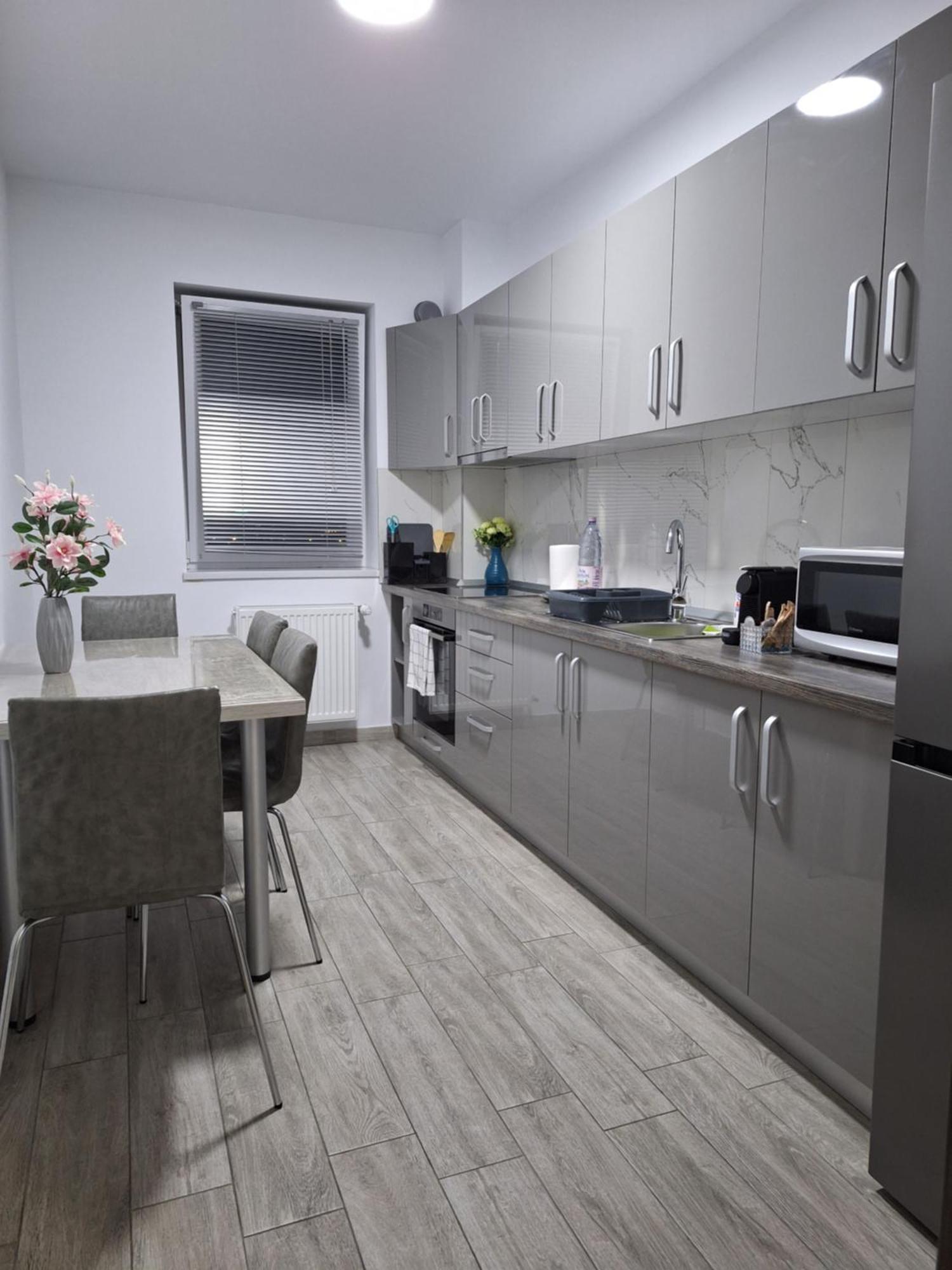 Peace House Apartamento Oradea Exterior foto